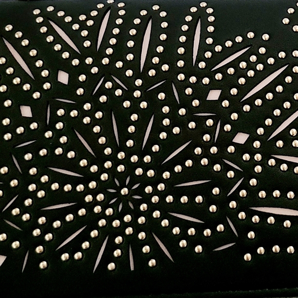 👀50% OFF‼️NWT👜‼️Victoria Secret Laser Cut Floral Pattern Handbag - Picture 6 of 14